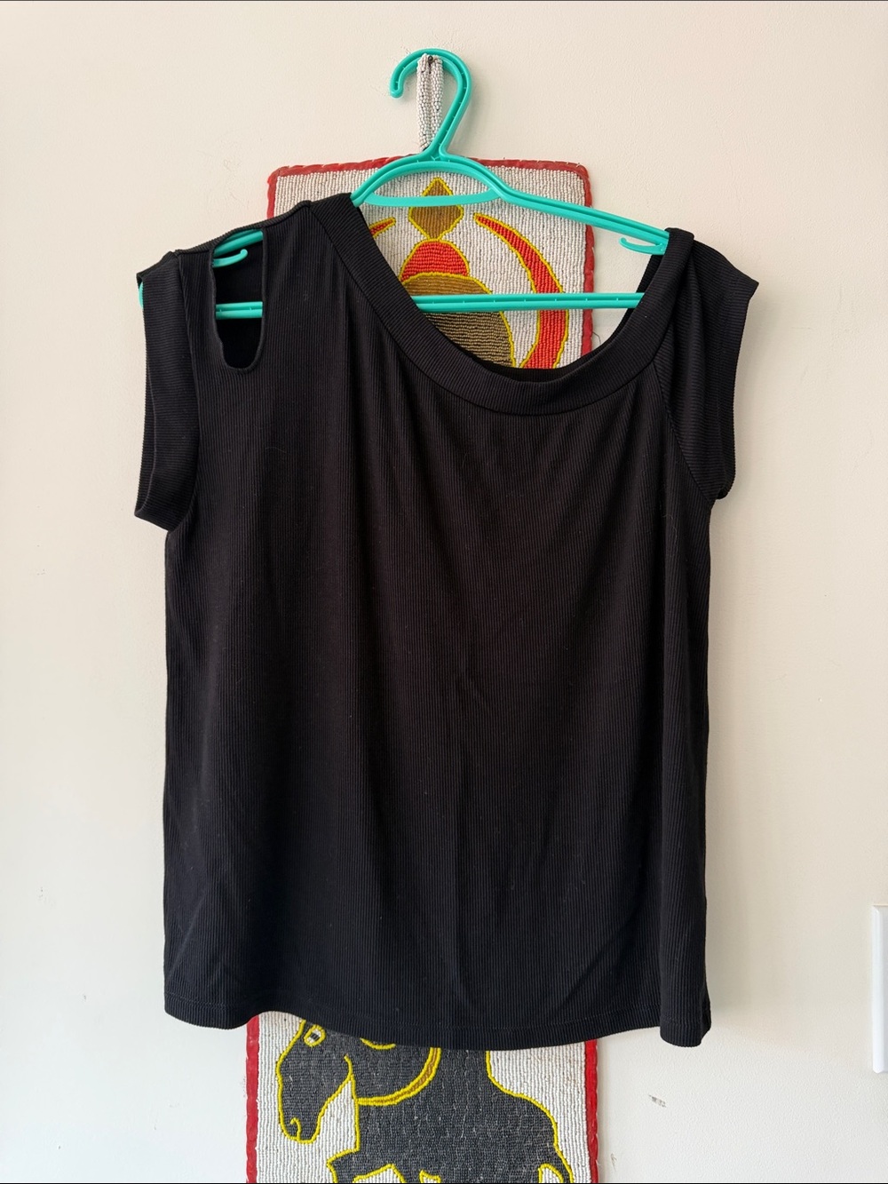 “LNA” Adorable cut out in one shoulder top